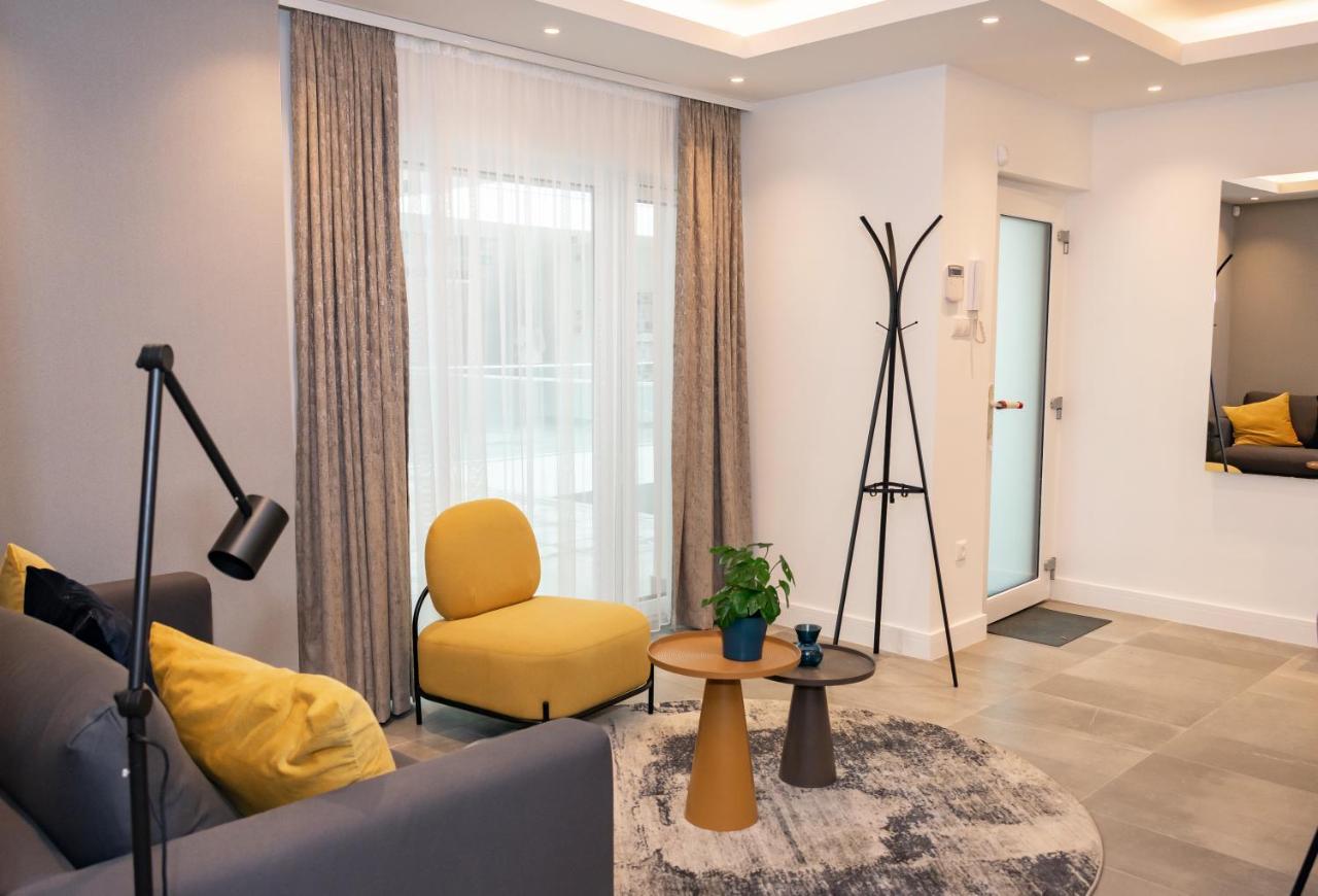 Luxury Cozy 2 Bdr Downtown Apt.3 *